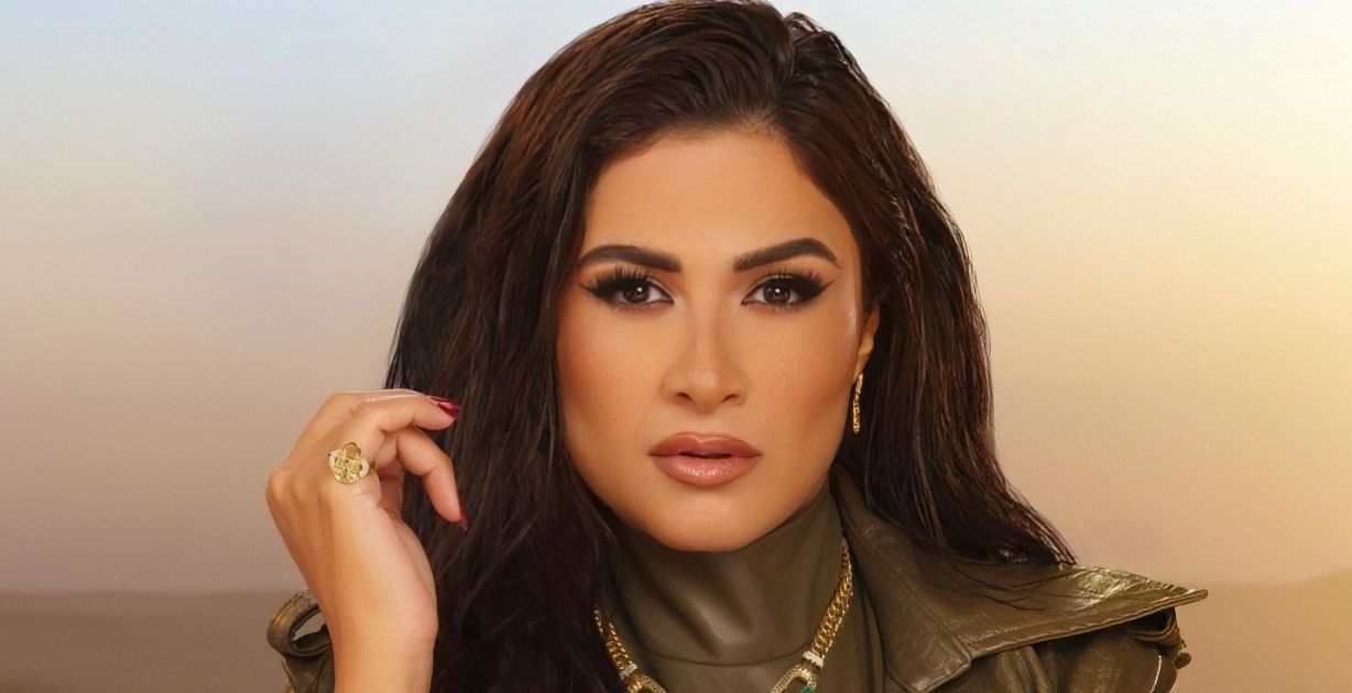 بعد طلاقها، ياسمين عبد العزيز تؤدي مناسك العمرة