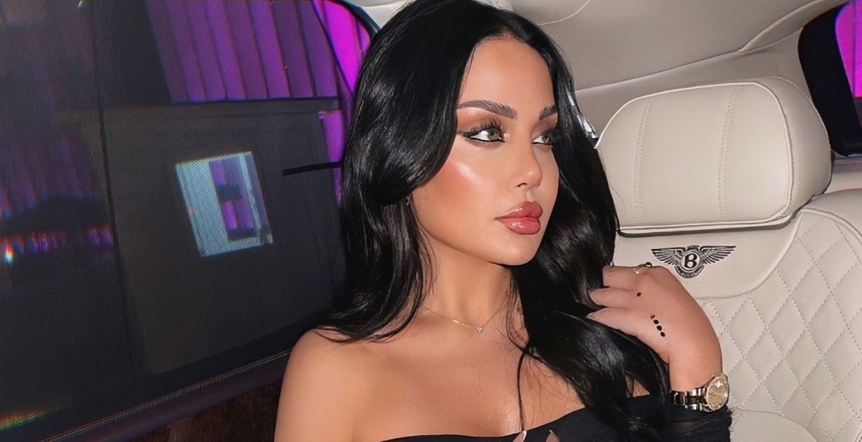 زينب فياض تنشر صورتها بالهوية وتعلّق:" تشيز كيك"