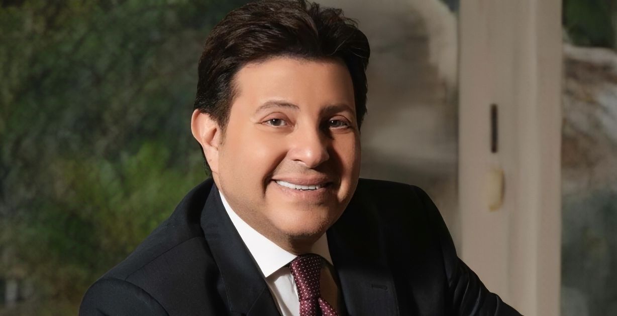 هاني شاكر يشوّق جمهوره بأحدث أغانيه