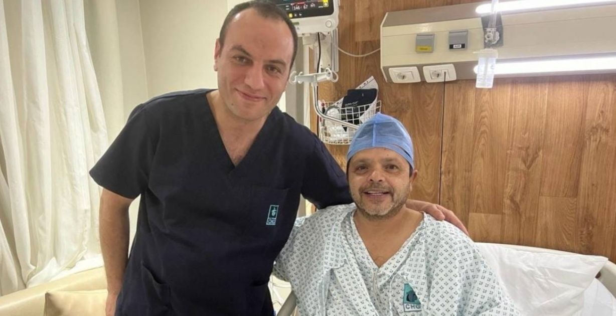 محمد هنيدي يطمئن جمهوره على وضعه الصحي بعد تدوال صورته بالمستشفى