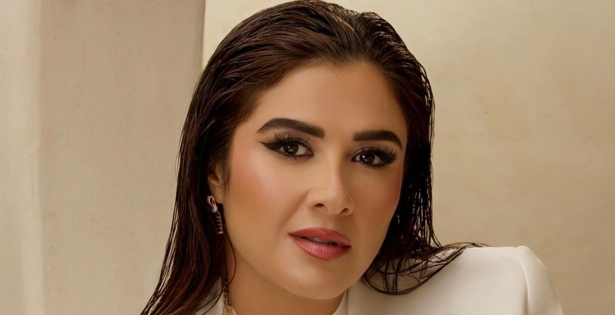 ياسمين عبد العزيز تنهار بالبكاء على الهواء، ما علاقة أحمد العوضي؟