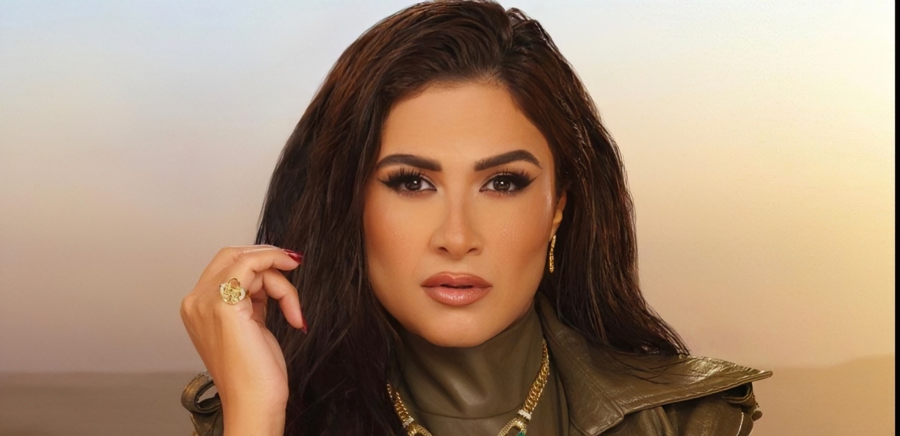 بعد طلاقها، ياسمين عبد العزيز تؤدي مناسك العمرة